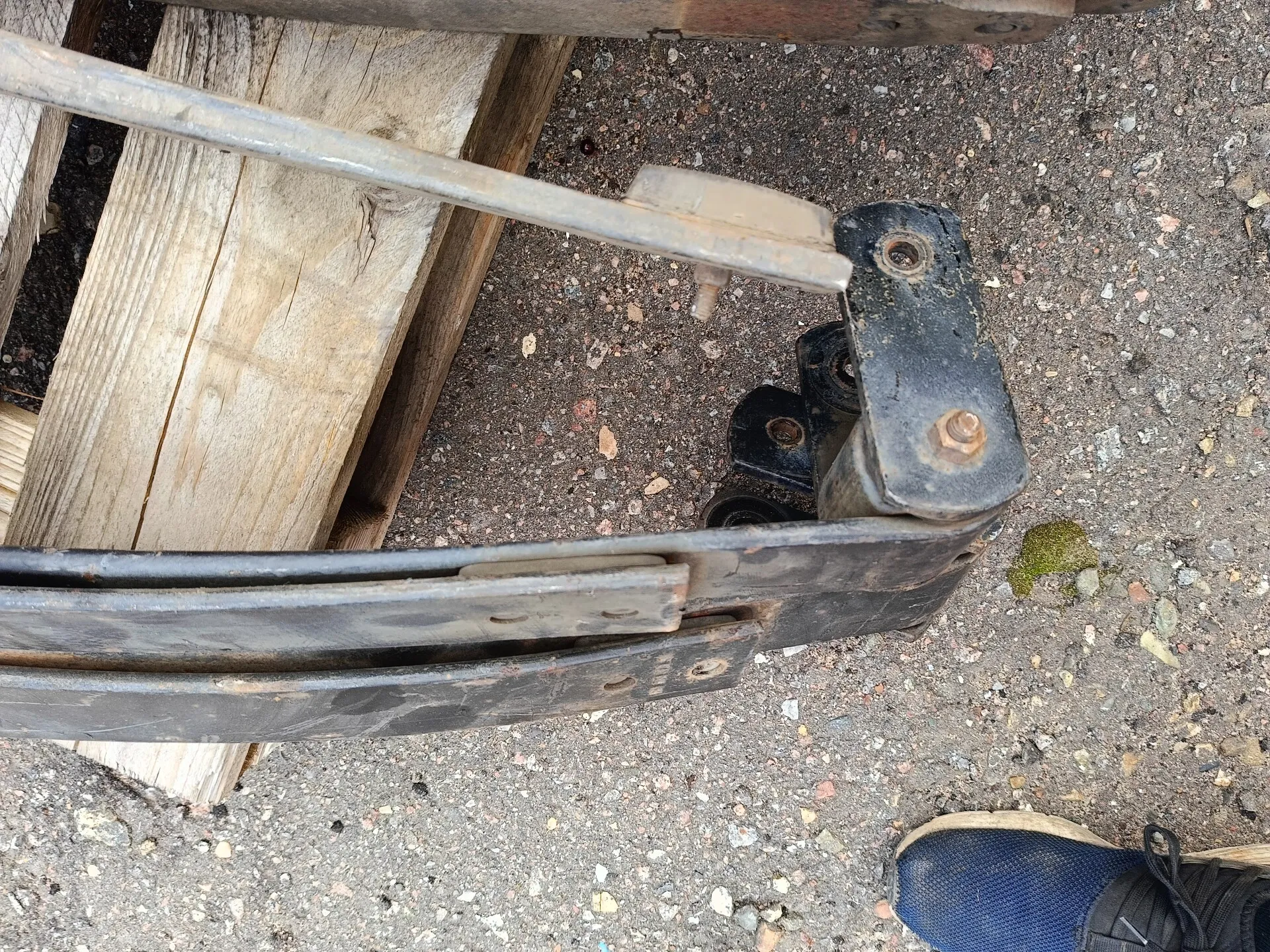 рессора передняя A6673204302