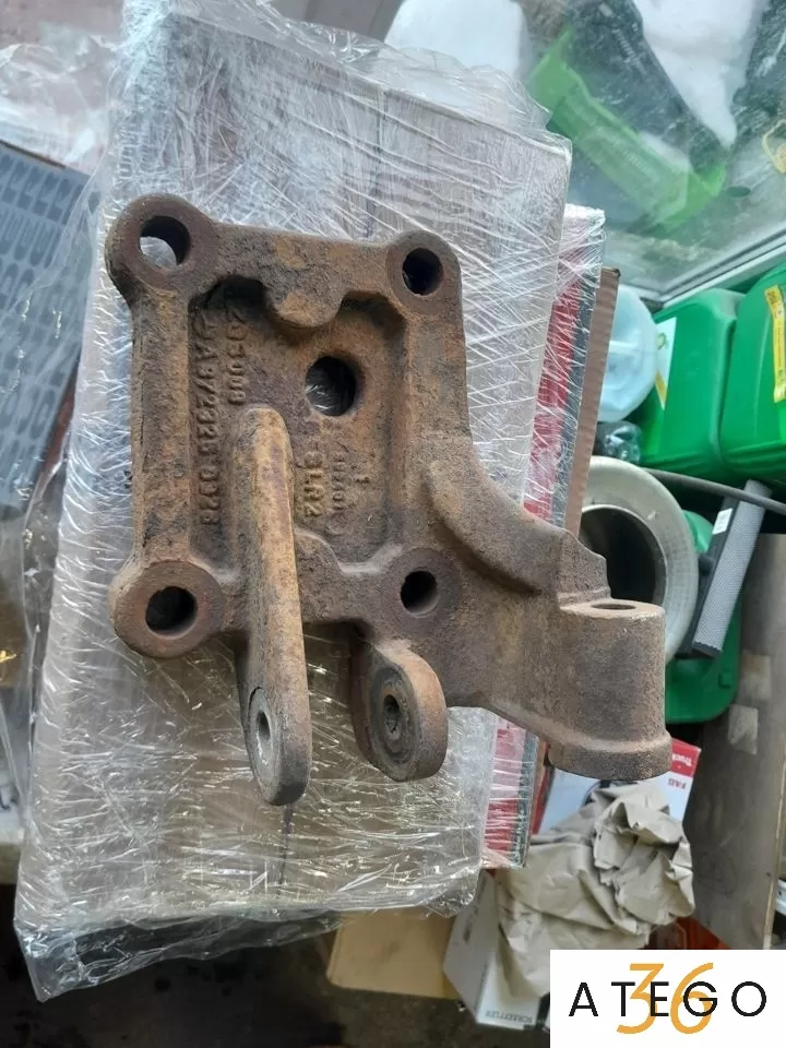 Кронштейн стабилизатора задний