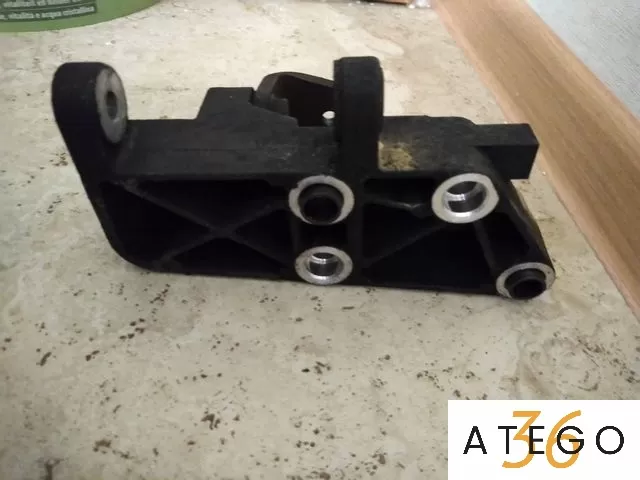 Кронштейн крепления генератора Mercedes Atego