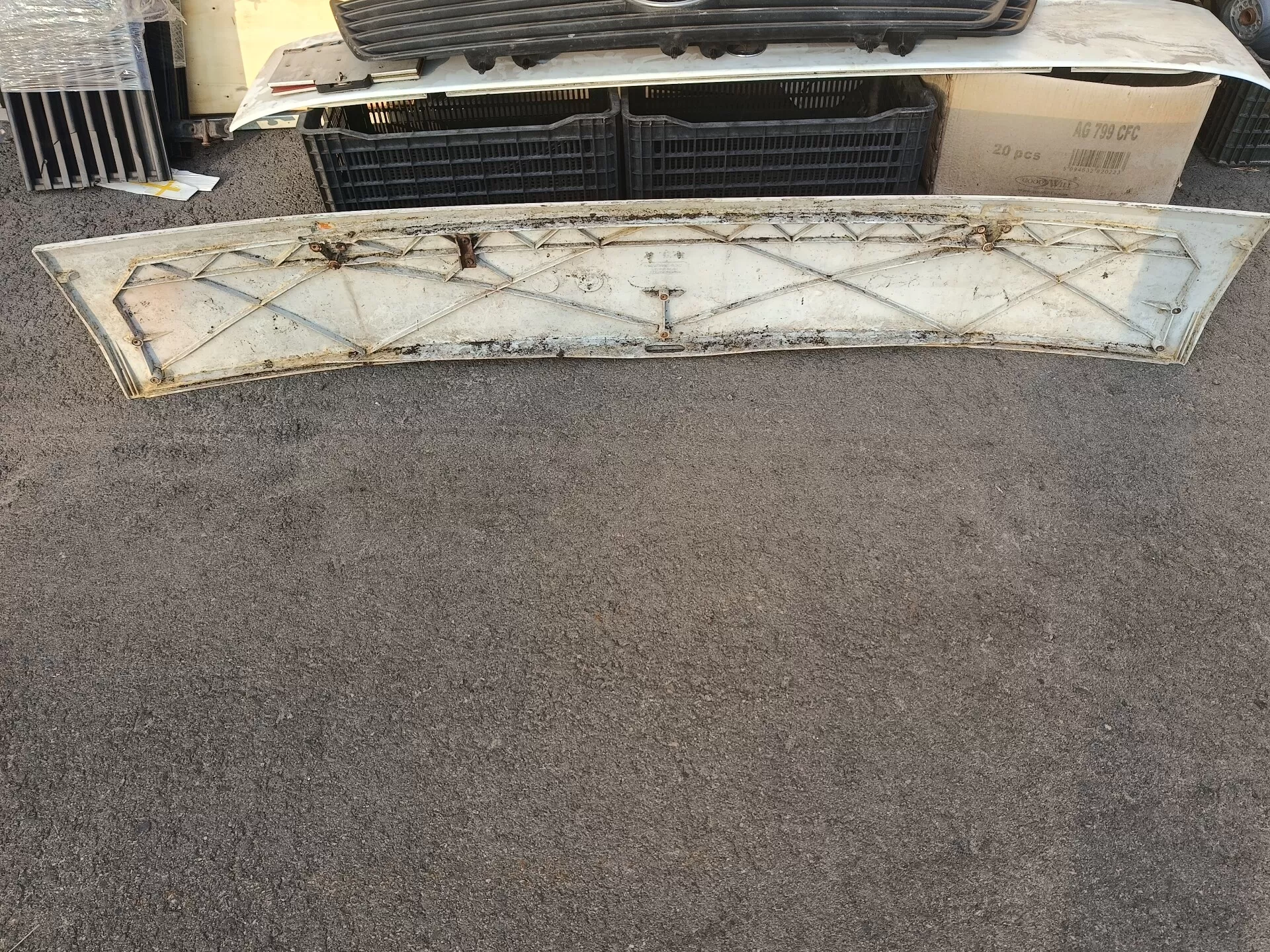 6737500002 капот передний Мермедес-Бенц-814