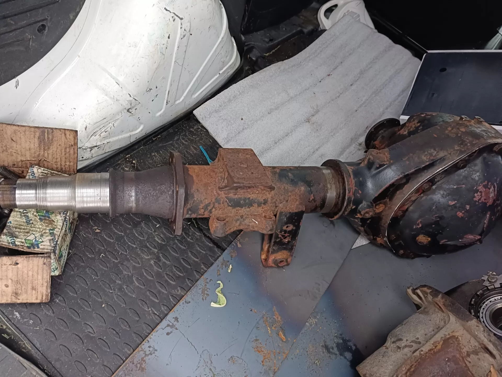 Чулок заднего моста с редуктором (передаточное (43:11) Мерседес-Бенц 814