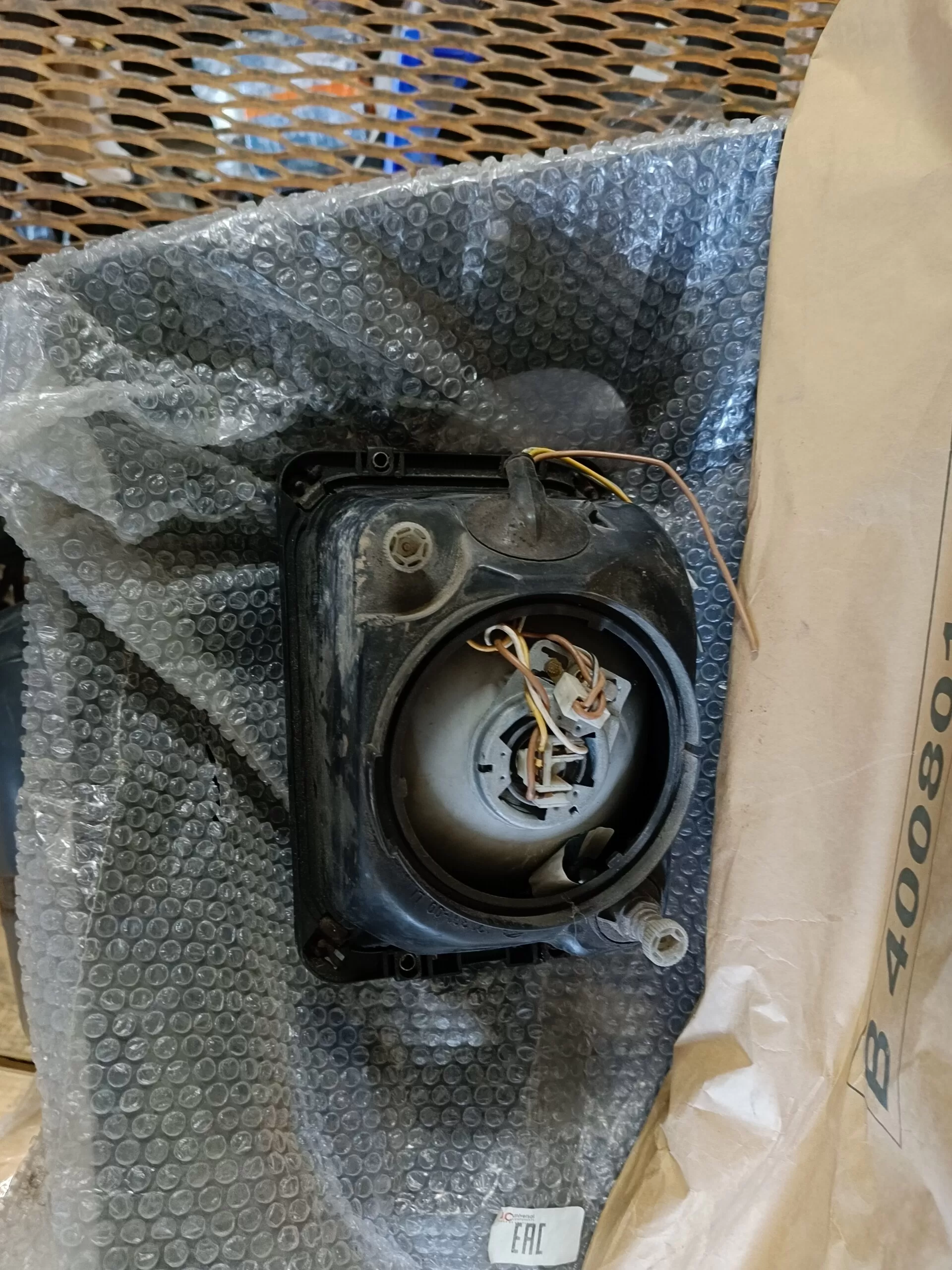 Фара Мерседес-Бенц 814