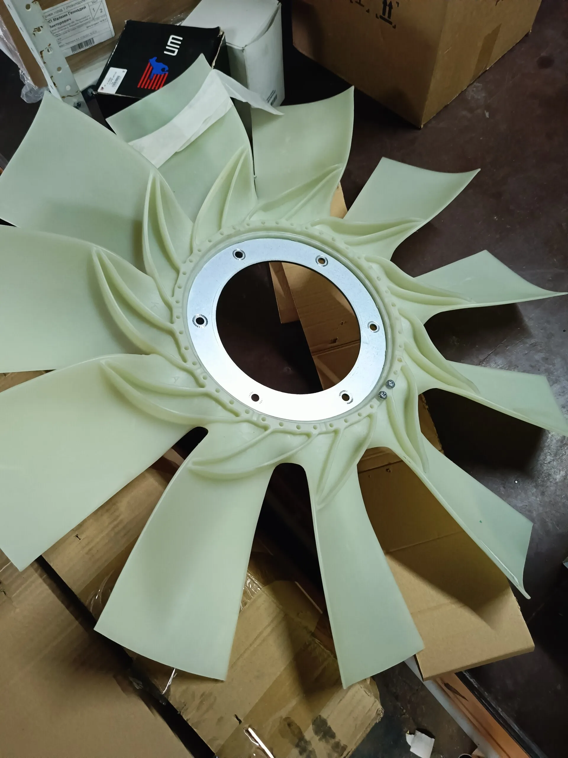 вентилятор охлаждения двигателя VOLVO FH13