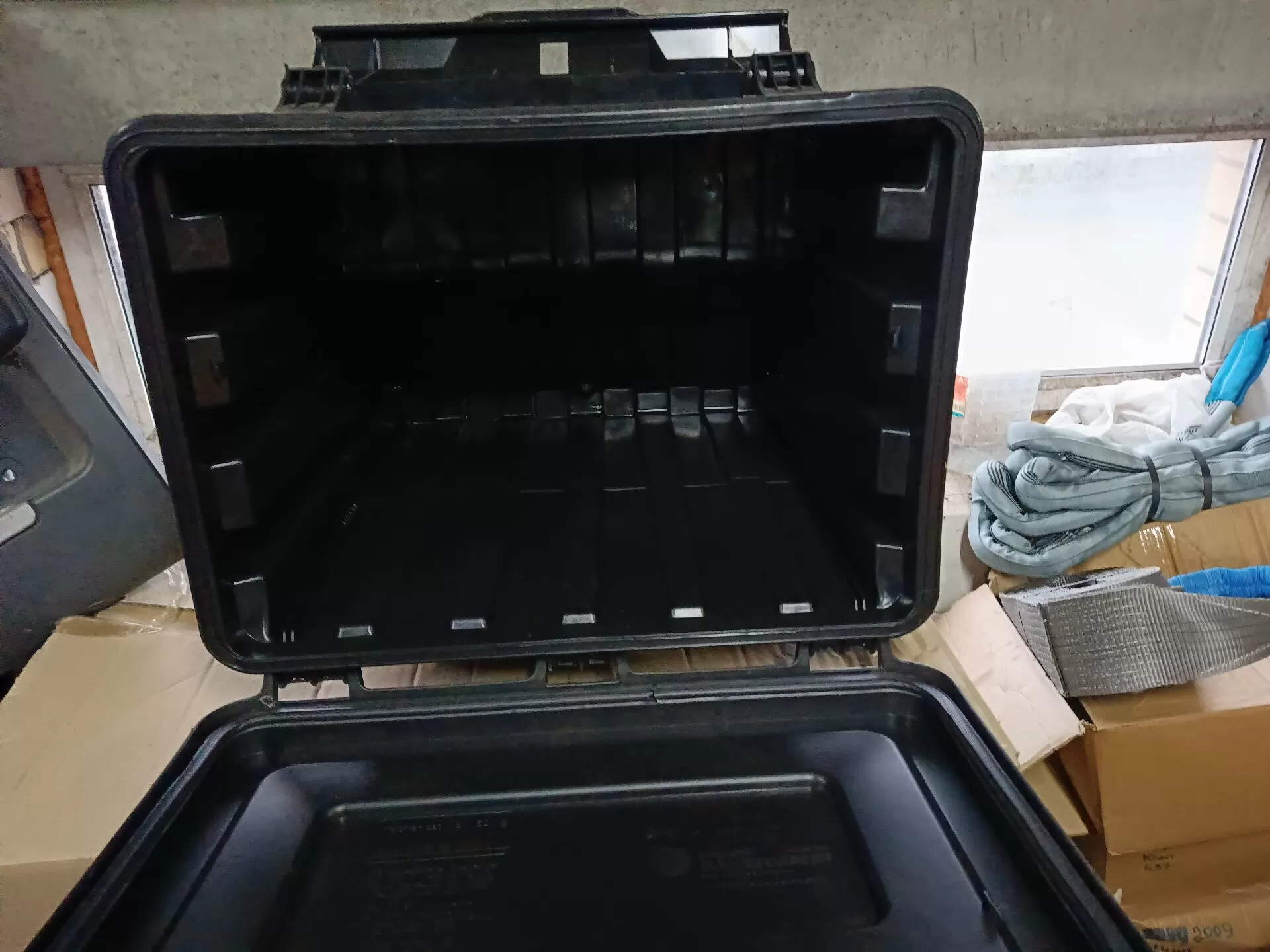 Ящик инструментальный Мерседес/ Ман/ Ивеко/Рено