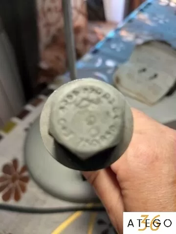 Болт коленвала двигателя OM366LA