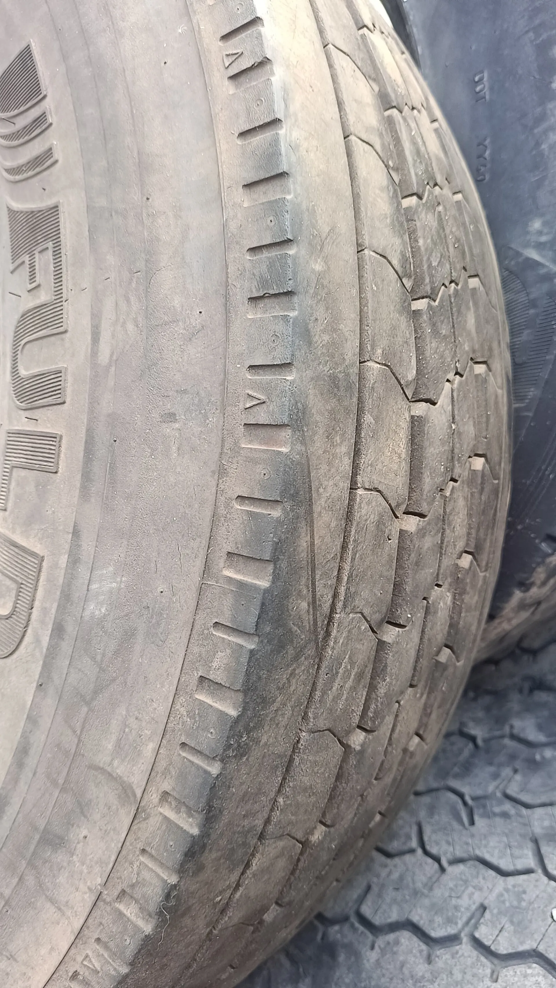 резина с диском 235/75*17,5 FULDA