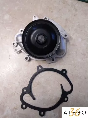 Насос системы охлаждения двигателя OM646LA для Mercedes — новый, INA