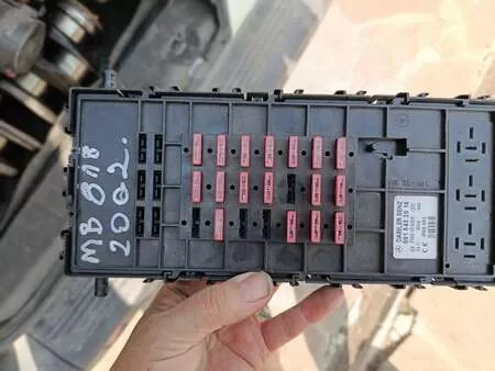 0015432016 Блок предохранителей Мерседес-Бенц