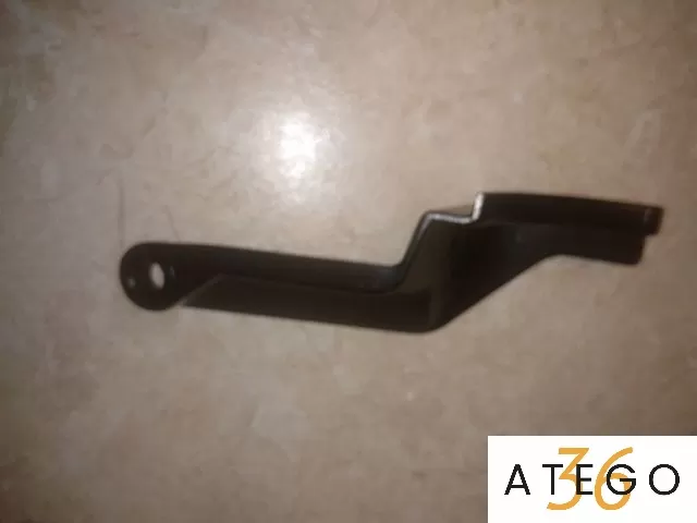 Кронштейн крепления зеркала Mercedes-Benz грузовой — верхний, новый, в наличии