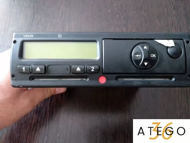 Тахограф Mercedes-Benz под 2 еврокарты