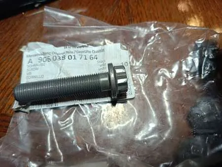 9060380171 болт шатуна